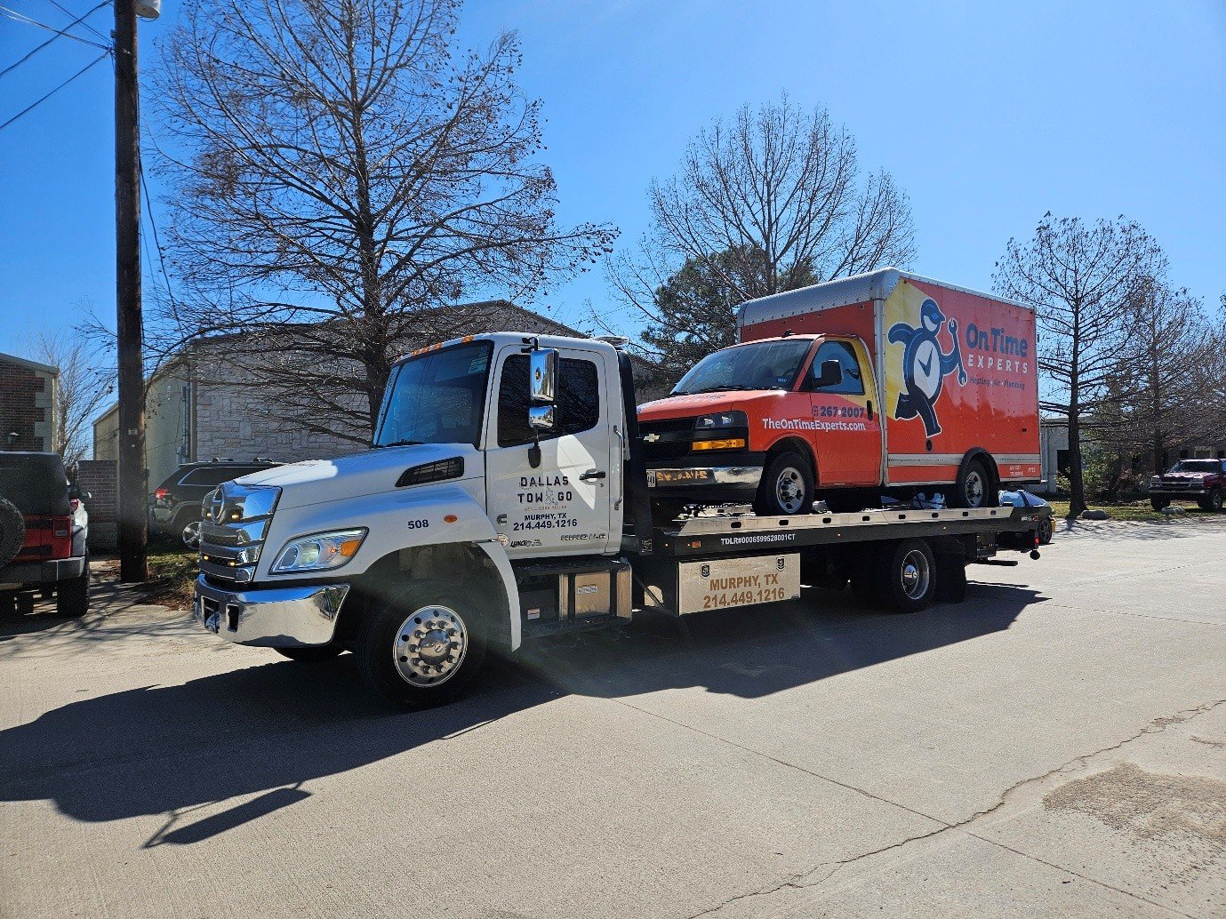 Medium Duty Flatbed Tow Truck in Dallas